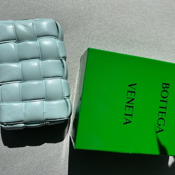 Bottega Veneta Padded Blue Cassette Bag - 8/10 - Picture 2 of 9